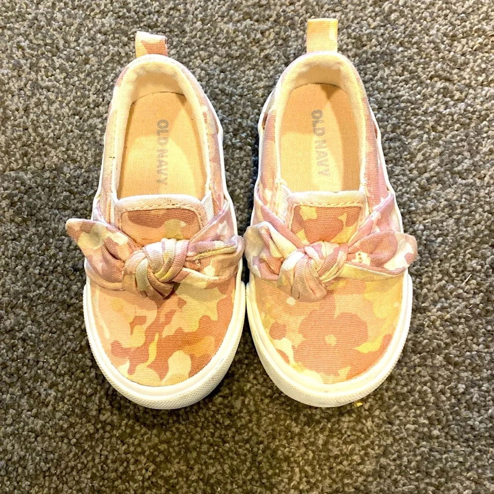 Old Navy camo Van style sneakers